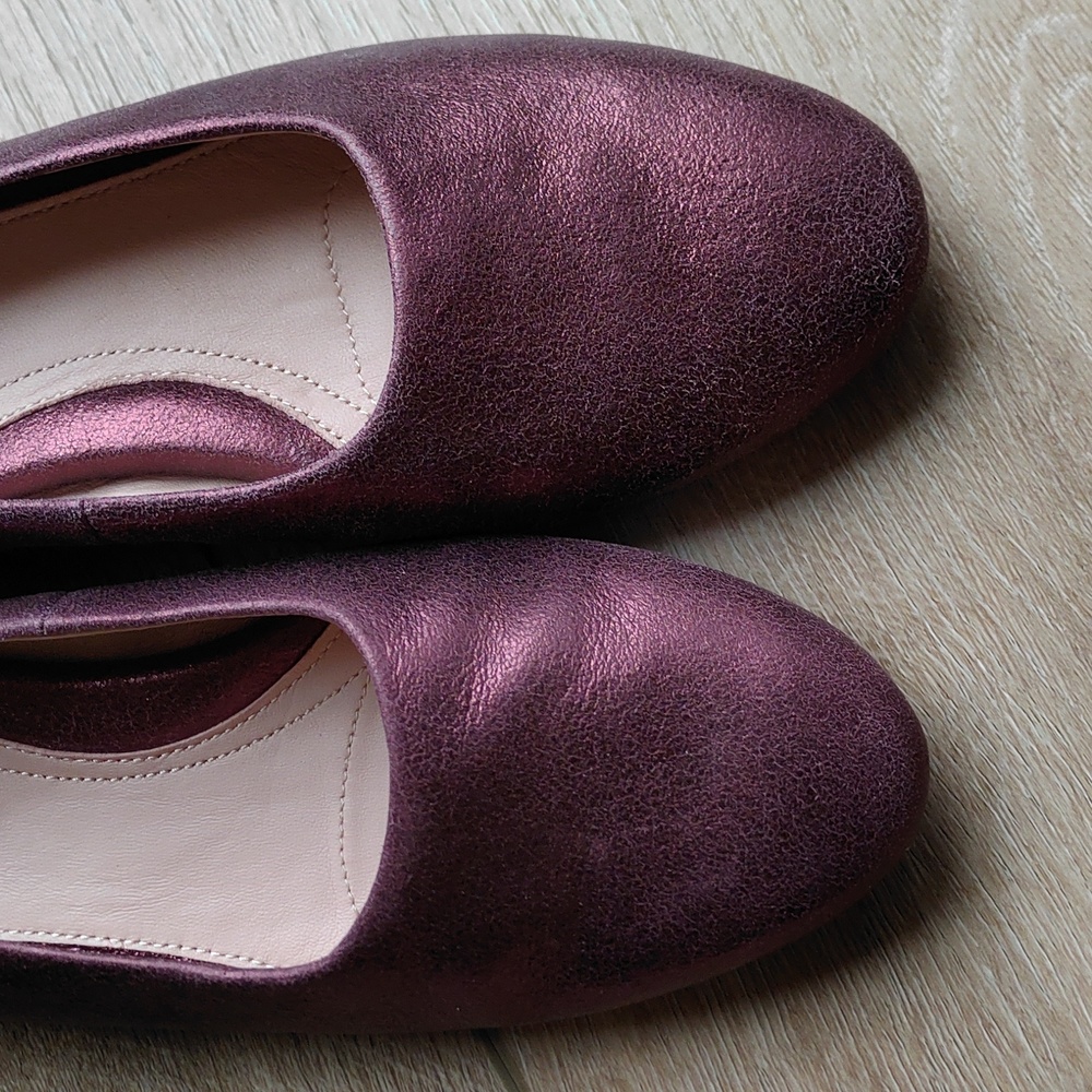 Women's Size 5B/35 Taryn Rose Dark Plum/Burgundy Slipper Shoe